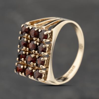 Pre-Owned 9ct Yellow Gold Garnet Grid Signet Ring 41342238