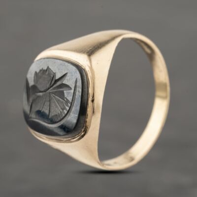 Pre-Owned 9ct Yellow Gold Hematite Large Cushion Signet Ring 41342259