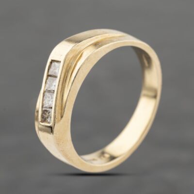 Pre-Owned 14ct Yellow Gold 0.40ct Princess Cut Diamond Channel Set Signet Ring 41342274