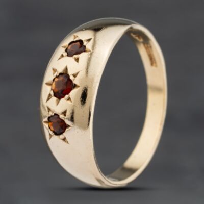 Pre-Owned 9ct Yellow Gold Garnet Three Stone Signet Ring 41342309