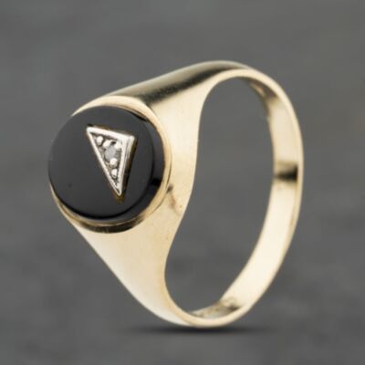 Pre-Owned 9ct Yellow Gold Onyx & 0.01ct Diamond Set Oval Signet Ring 41342331