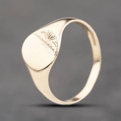 Pre-Owned 9ct Yellow Gold Oval Half Engraved Signet Ring 41342370
