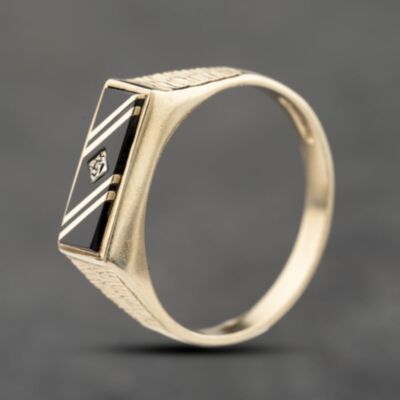 Pre-Owned 9ct Yellow Gold Diamond & Onyx Oblong Signet Ring 41342374