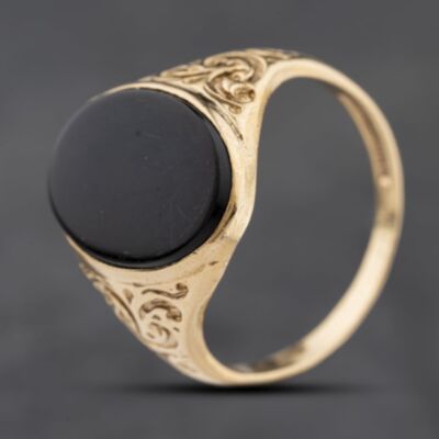 Pre-Owned 9ct Yellow Gold Onyx Oval Signet Ring 41342394