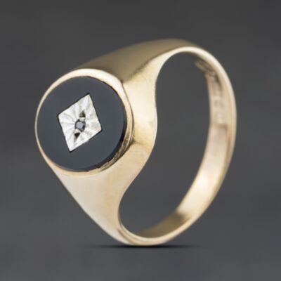 Pre-Owned Vintage 9ct Yellow Gold Onyx & Diamond Oval Signet Ring 41342512