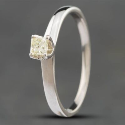 Pre-Owned 9ct White Gold 0.20ct Princess Cut Diamond Solitaire Ring 41381226