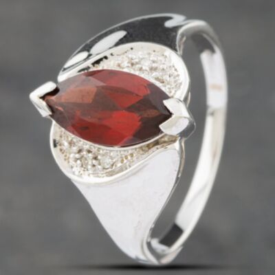 Pre-Owned 9ct White Gold Garnet & Single Cut Diamond Marquise Design Cluster Ring 41381980