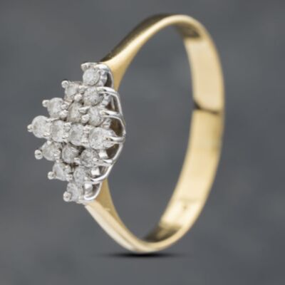Pre-Owned 18ct Yellow Gold Brilliant Cut Diamond Cluster Ring 41382575