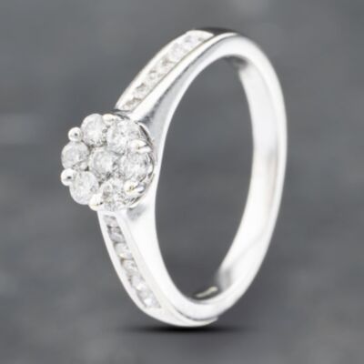 Pre-Owned 9ct White Gold 0.50ct Brilliant Cut Diamond Cluster Ring 41382649