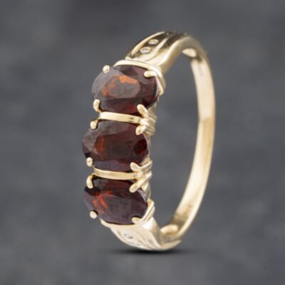 Pre-Owned 9ct Yellow Gold Garnet Three Stone Ring 41382748