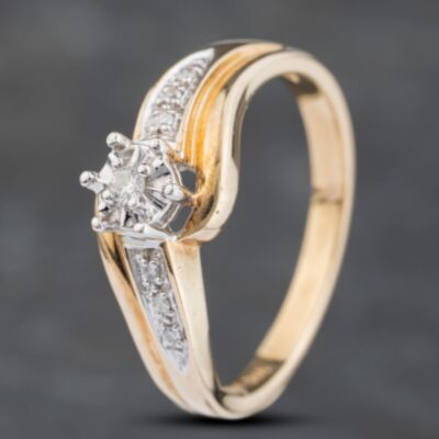 Pre-Owned 9ct Yellow Gold 0.06ct Brilliant Cut Diamond Shoulder Set Solitaire Ring 41383114