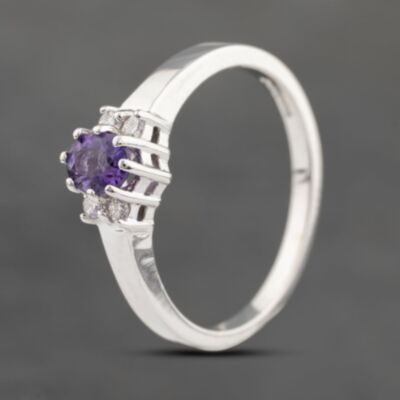Pre-Owned 18ct White Gold Amethyst & 0.08ct Diamond Five Stone Ring 41383280