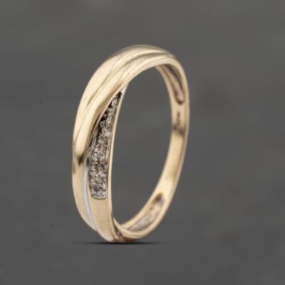 Pre-Owned 9ct Yellow Gold Brilliant Cut Diamond Crossover Ring 41383381