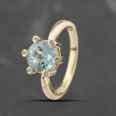 Pre-Owned 9ct Yellow Gold Blue Topaz & White Topaz Round Dress Ring 41383485