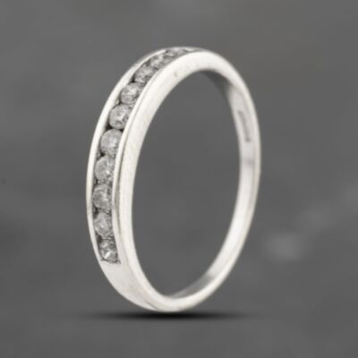 Pre-Owned 9ct White Gold Brilliant Cut Diamond Half Eternity Ring 41383601
