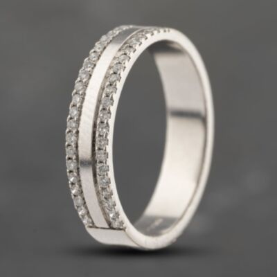 Pre-Owned 9ct White Gold Brilliant Cut Diamond 4.1mm Wedding Ring 41383620