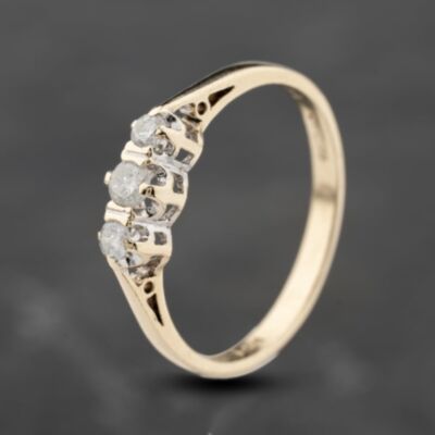 Pre-Owned 9ct Yellow Gold 0.25ct Brilliant Cut Diamond Three Stone Ring 41383884