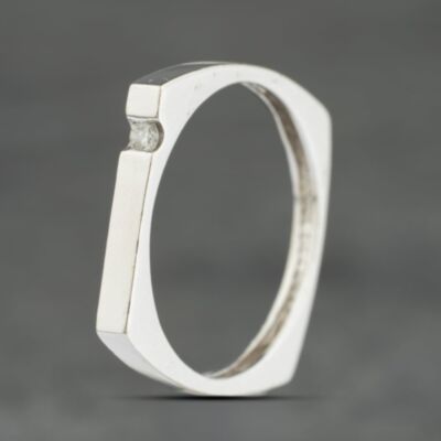 Pre-Owned 9ct White Gold Diamond Oblong Signet Ring 41383948