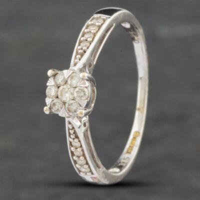 Pre-Owned 9ct White Gold 0.25ct Diamond Cluster Ring 41481101