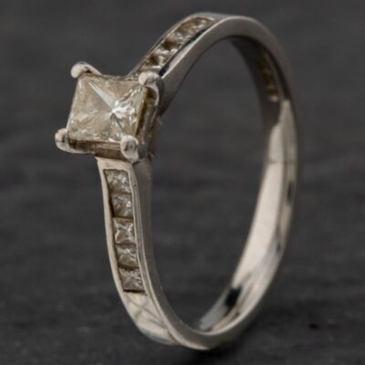 Pre-Owned Platinum 0.40ct Princess Cut Diamond Solitaire & Diamond Set Shoulders Ring 4148147