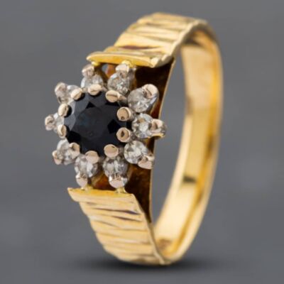 Pre-Owned Vintage 18ct Yellow Gold Sapphire & Single Cut Diamond Patterned Shoulders Flower Cluster Ring 41481595