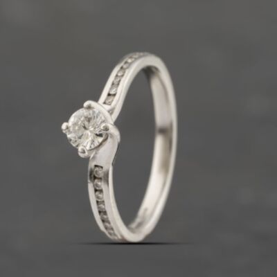 Pre-Owned Platinum Certificated 0.33ct Brilliant Cut Diamond Shoulder Set Solitaire Ring 41482177
