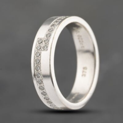 Pre-Owned 9ct White Gold 0.22ct Brilliant Cut Diamond 5mm Wedding Ring 41482292