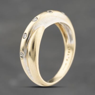 Pre-Owned 9ct Yellow Gold 0.12ct Brilliant Cut Diamond Crossover Ring 41482323