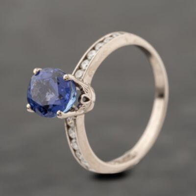 Pre-Owned 18ct White Gold Tanzanite & 0.25ct Diamond Shoulders High Set Dress Ring 41482450