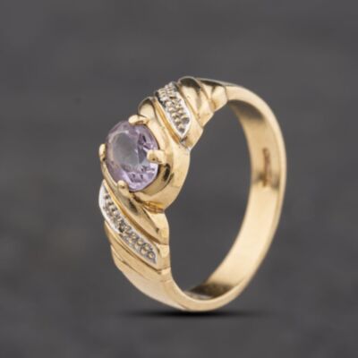 Pre-Owned 9ct Yellow Gold Amethyst & Diamond Dress Ring 41482727