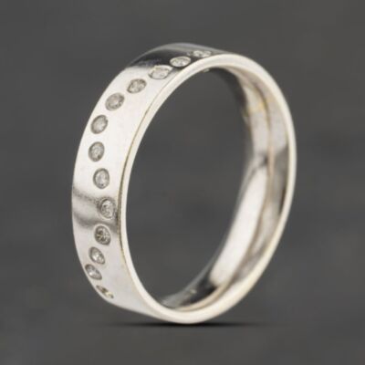 Pre-Owned 9ct White Gold 0.13ct Brilliant Cut Diamond Rubover Set Band Ring 41482906