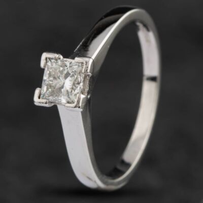 Pre-Owned 18ct White Gold Princess Diamond Solitaire Ring 4148339