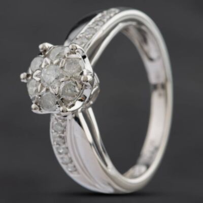 Pre-Owned 9ct White Gold 0.50ct Brilliant Cut Diamond Cluster Ring 41482604