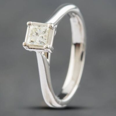Pre-Owned 18ct White Gold 0.25ct Princess Cut Diamond Solitaire Ring 41482625