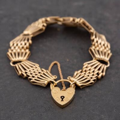 Pre-Owned 9ct Yellow Gold Fan Design 7 Inch Gate Bracelet 41531028