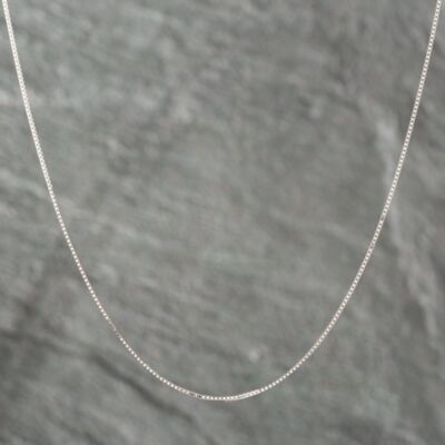 Pre-Owned Platinum 18 Inch Box Chain 43041006
