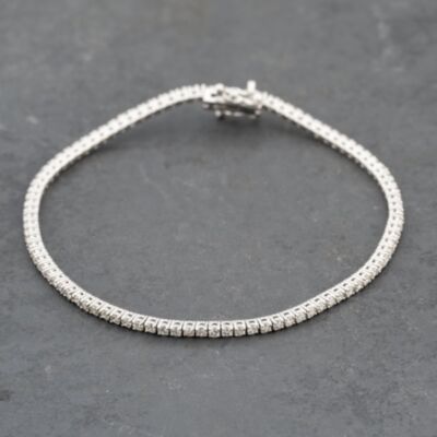 Pre-Owned 14ct White Gold 2.00ct Brilliant Cut Diamond 7 Inch Tennis Bracelet 43071016