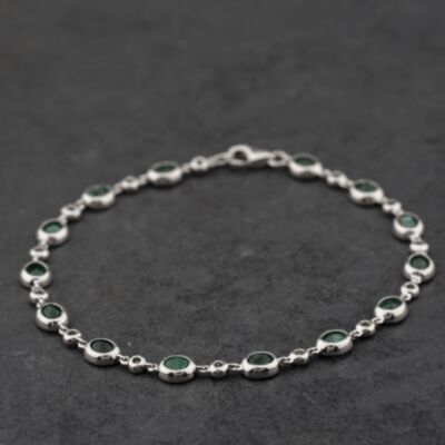 Pre-Owned 14ct White Gold 4.50ct Emerald & 0.50ct Brilliant Cut Diamond 7.25 Inch Bracelet 43071023