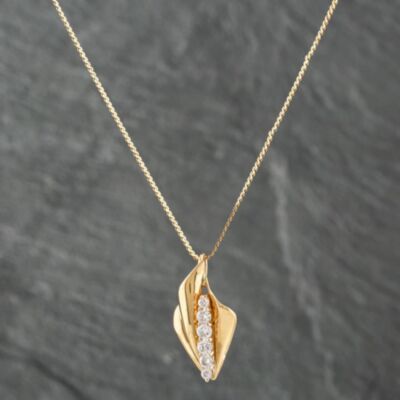 Pre-Owned 9ct Yellow Gold 0.50ct Brilliant Cut Diamond Graduated Pendant & 16 Inch Snake Chain 43141138
