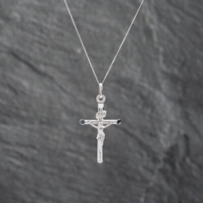 Pre-Owned White Gold Crucifix Cross Pendant & 18 Inch Curb Chain 43141263