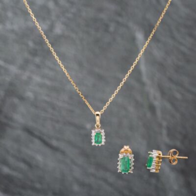 Pre-Owned 9ct Yellow Gold 0.25ct Emerald & 0.07ct Brilliant Cut Diamond Oblong 18 Inch Trace Jewellery Set 43141278