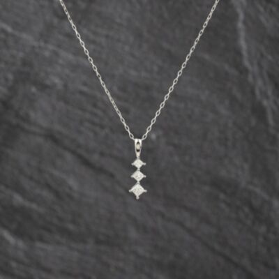Pre-Owned 9ct White Gold 0.25ct Princess Cut Diamond Three Stone Dropper Pendant & 16-18 Inch Trace Chain 43141333