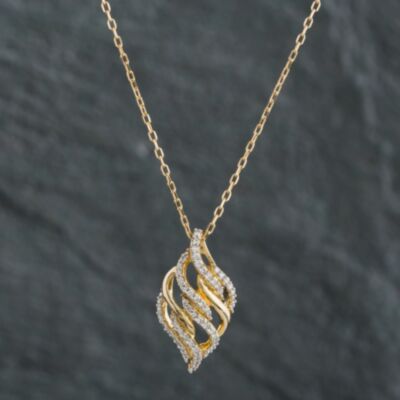 Pre-Owned 9ct Yellow Gold 0.20ct Brilliant Cut Diamond Pendant & 18 Inch Trace Chain 4314139