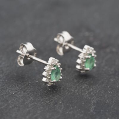 Pre-Owned 9ct White Gold 0.26ct Emerald & Diamond Teardrop Cluster 7.2mm Stud Earrings 43171284