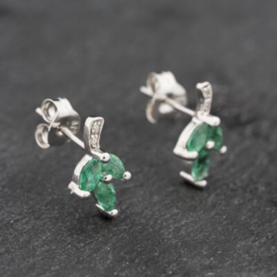Pre-Owned 9ct White Gold 0.40ct Emerald & Diamond Leaf 11.1mm Stud Earrings 43171291