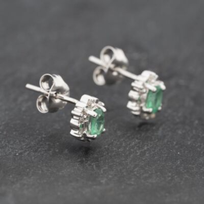 Pre-Owned 9ct White Gold 0.28ct Emerald & Diamond Cluster 7mm Stud Earrings 43171292
