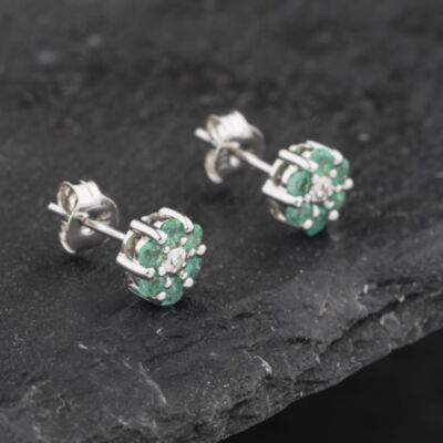 Pre-Owned 9ct White Gold 0.40ct Emerald & Diamond Cluster Stud Earrings 43171321