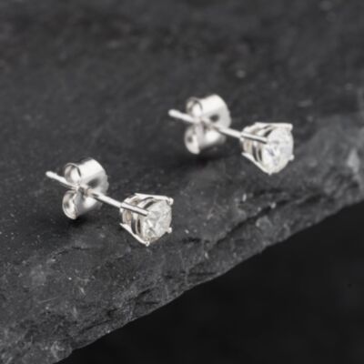 Pre-Owned 18ct White Gold 0.50ct Brilliant Cut Diamond Single Stone Stud Earrings 43171347