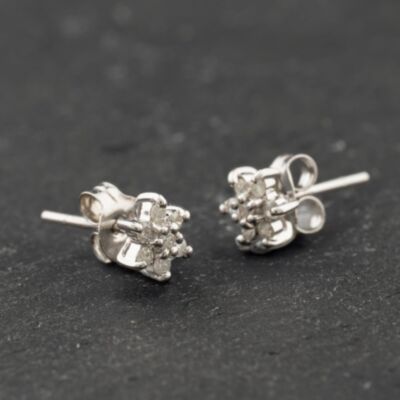Pre-Owned 9ct White Gold 0.66ct Brilliant Cut Diamond Flower Cluster Stud Earrings 43171483