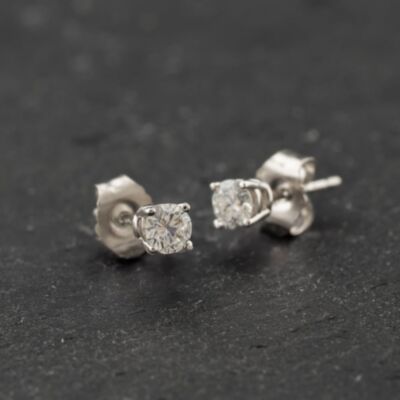 Pre-Owned 9ct White Gold 0.25ct Brilliant Cut Diamond Stud Earrings 43171488